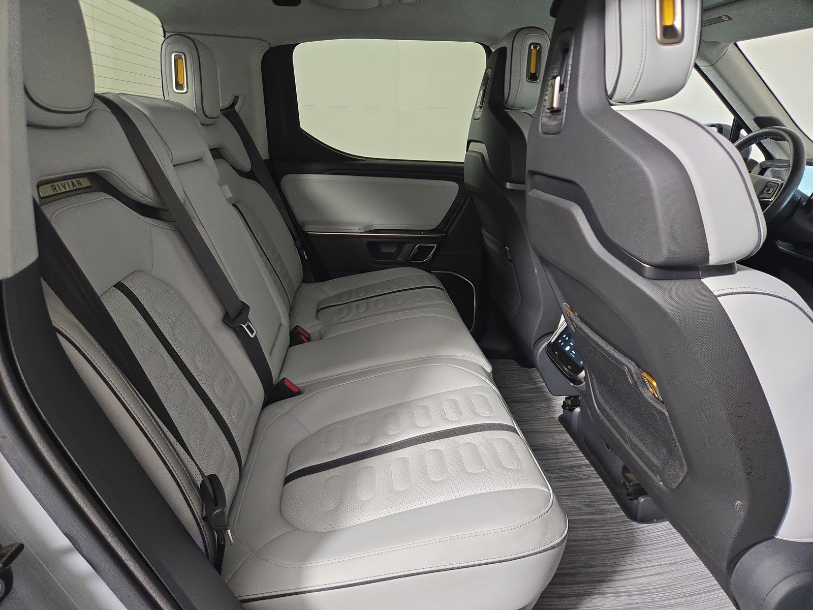 Used 2022 Rivian R1T Adventure image 22