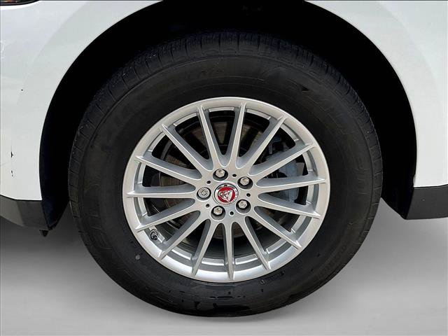 Used 2019 Jaguar F-PACE AWD/4WD image 10