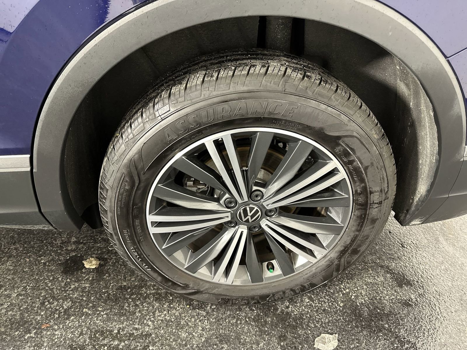 Used 2024 Volkswagen Tiguan Wolfsburg Edition image 10