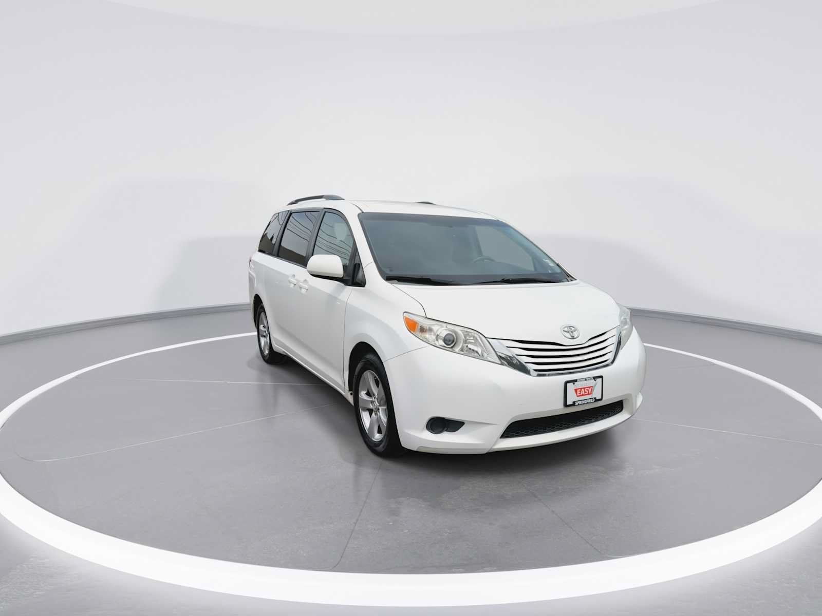Used 2015 Toyota Sienna LE FWD video 2