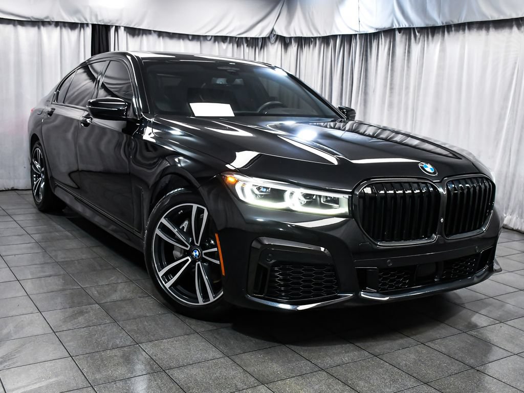 Used 2022 BMW 740i xDrive w/ M Sport Package AWD/4WD image 3