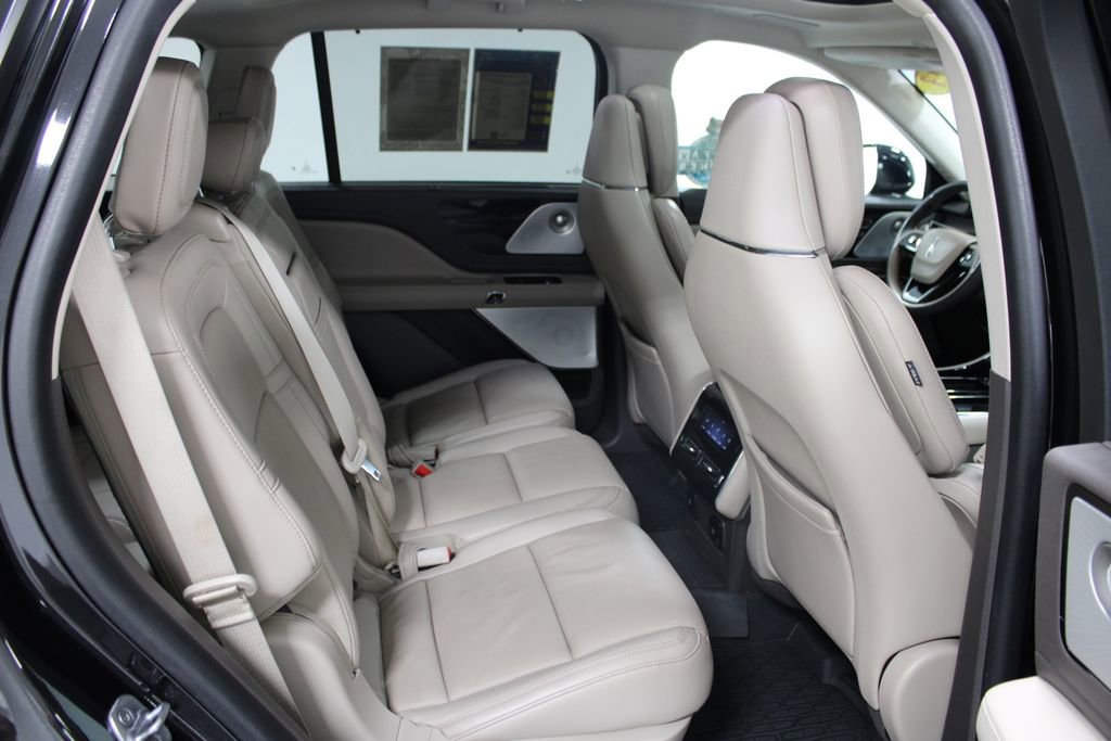 Used 2023 Lincoln Aviator Reserve w/ Equipment Group 201A image 34