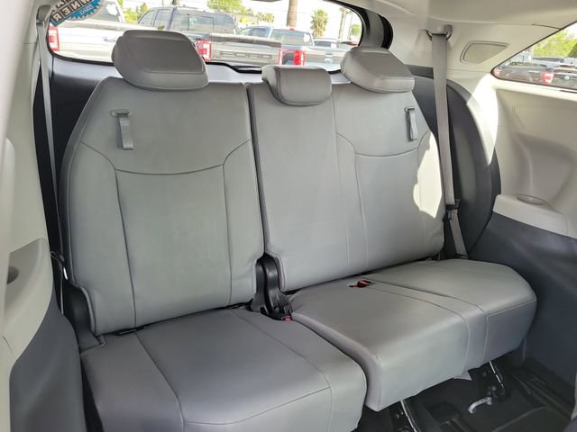 Used 2021 Toyota Sienna Limited FWD image 20