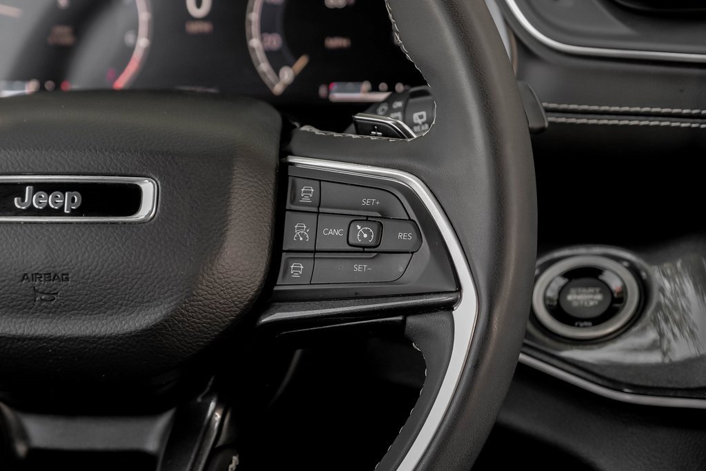 Used 2023 Jeep Grand Cherokee L Laredo image 27