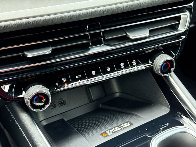 New 2026 Chevrolet Traverse LT image 17