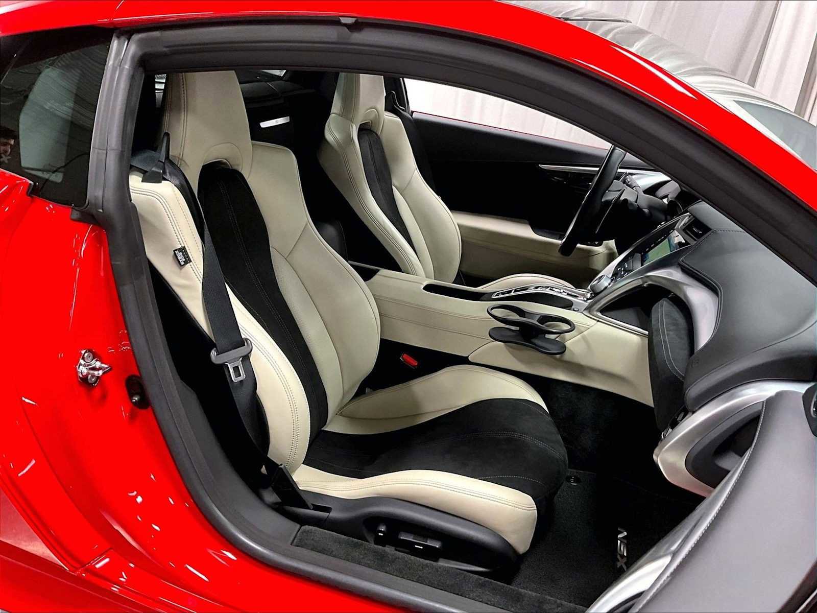 Used 2021 Acura NSX image 25