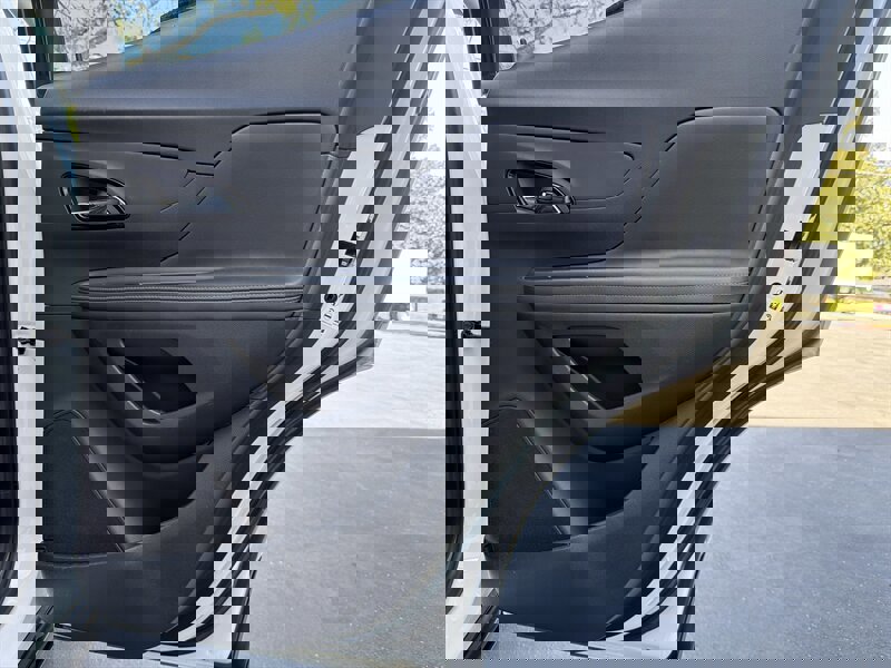 Used 2018 Buick Encore Essence AWD/4WD image 35