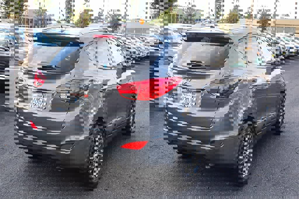 Used 2014 Hyundai Tucson SE image 3