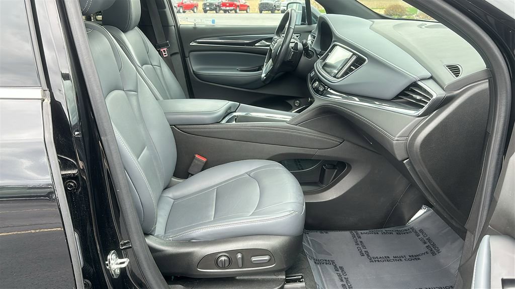 Used 2023 Buick Enclave Essence w/ Experience Buick Package FWD image 32
