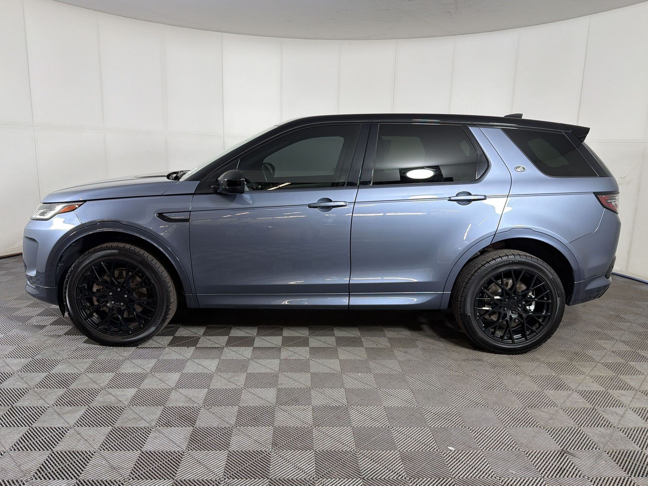 Used 2022 Land Rover Discovery Sport S R-Dynamic AWD/4WD image 2