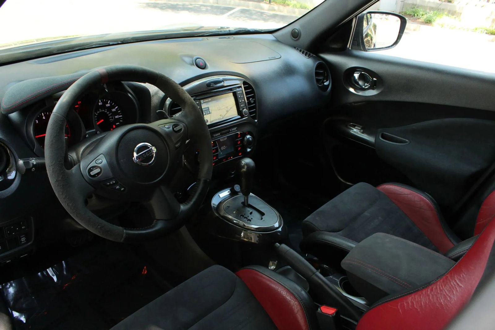 Used 2015 Nissan Juke NISMO RS w/ Interior Illumination Package AWD/4WD image 15