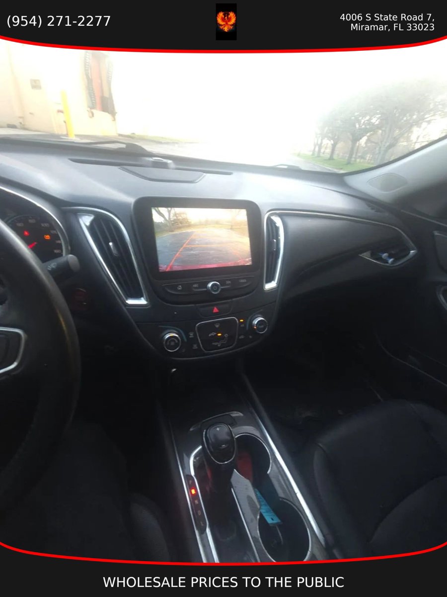 Used 2016 Chevrolet Malibu LT w/ Leather Package FWD image 8