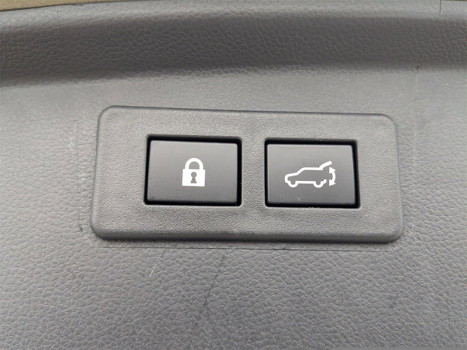 Used 2025 Subaru Outback Touring XT image 14