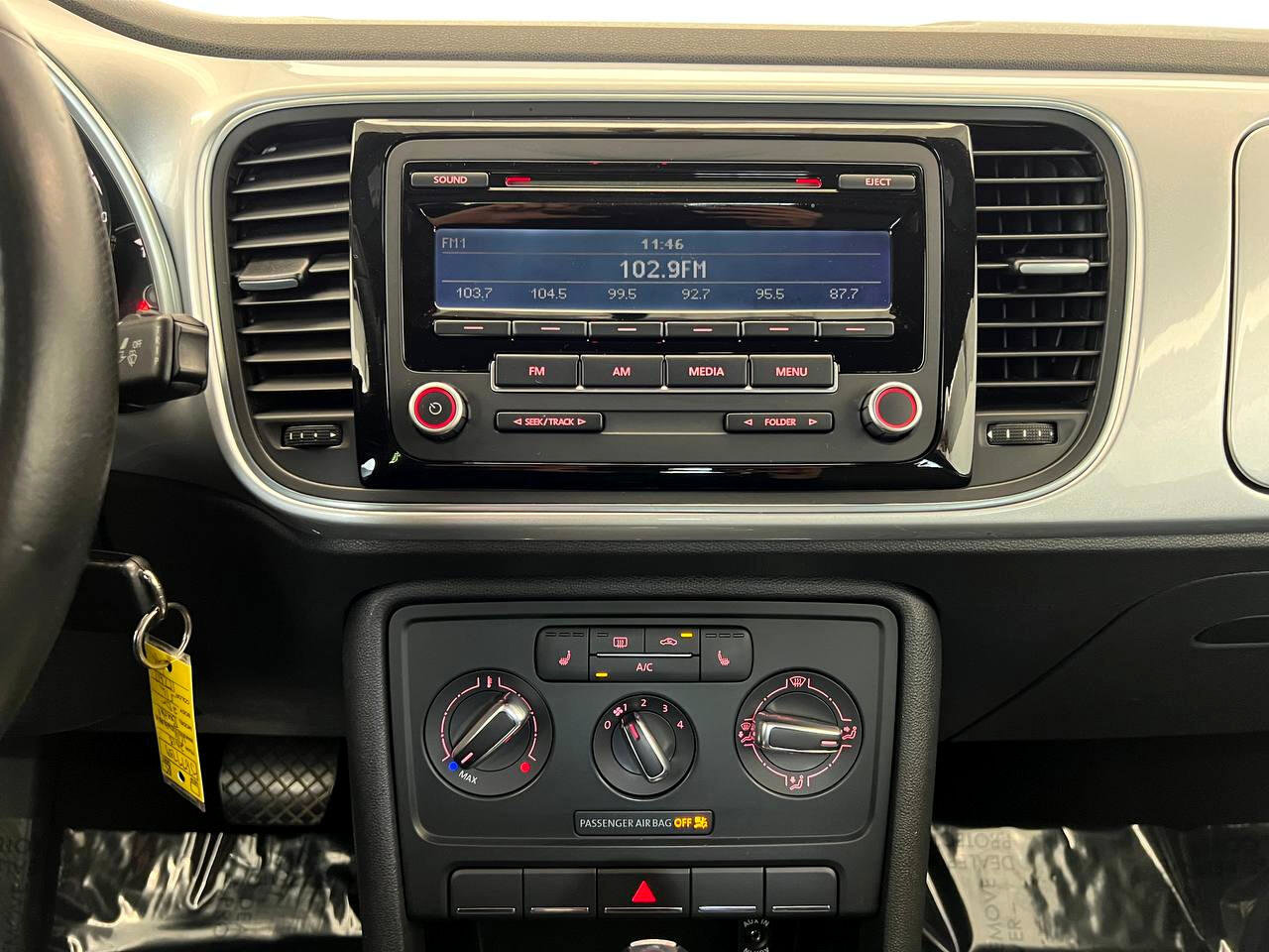 Used 2013 Volkswagen Beetle 2.5 image 15