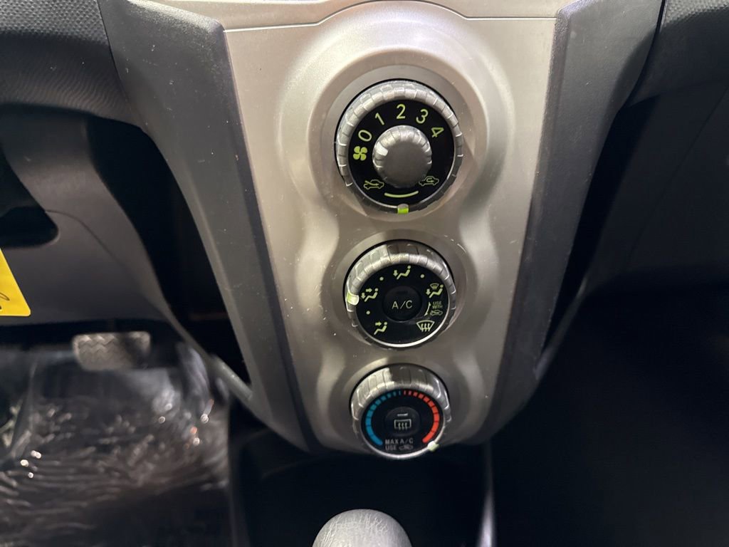 Used 2008 Toyota Yaris 2-Door Hatchback image 14