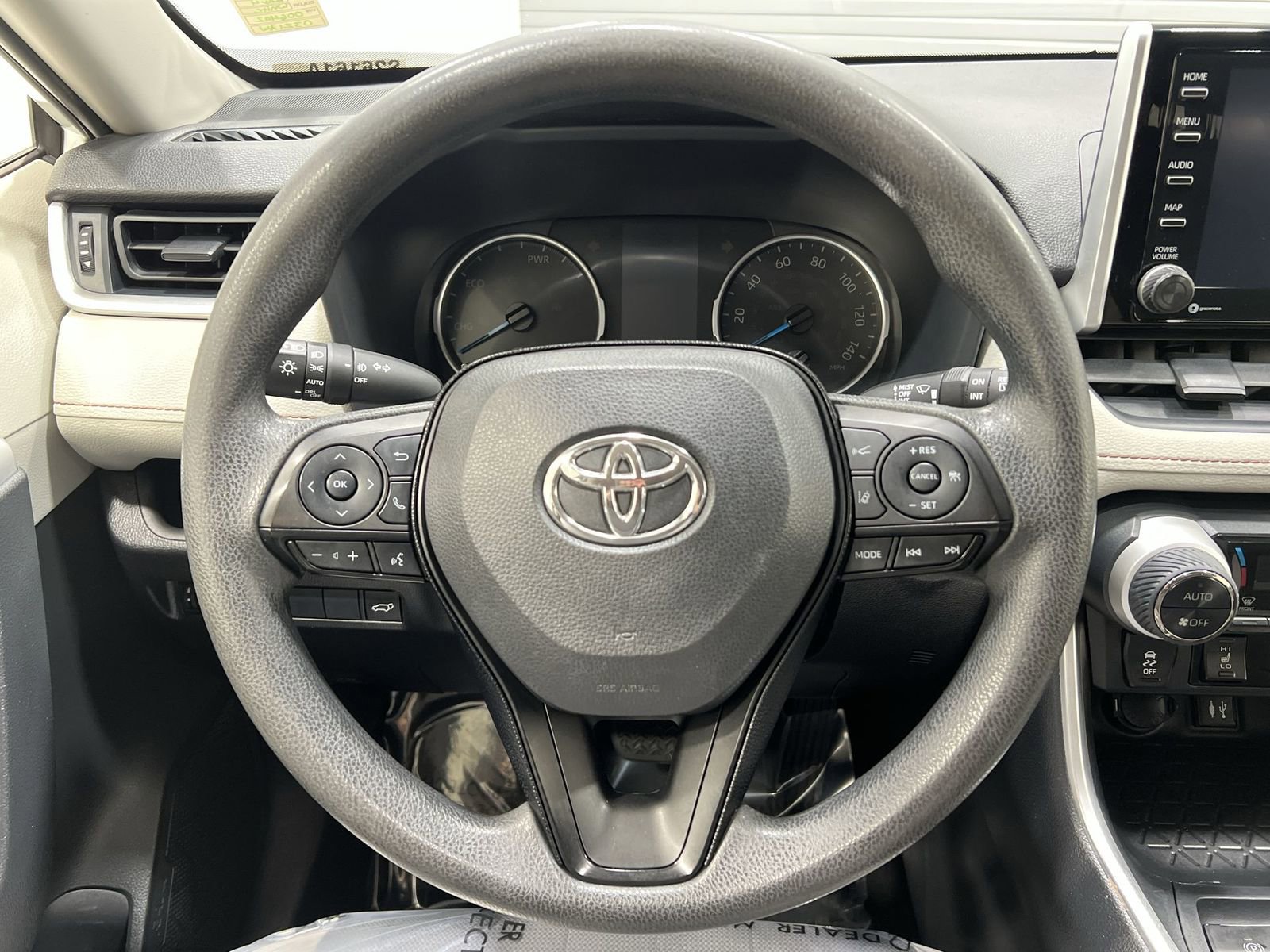 Used 2019 Toyota RAV4 XLE w/ Convenience Package image 14