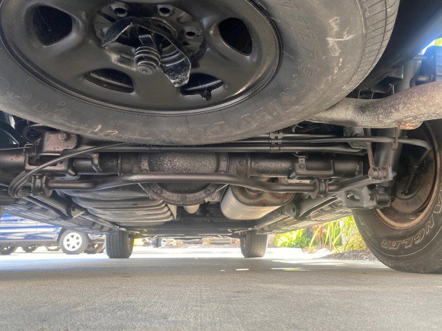 Used 2003 Chevrolet Suburban LS image 23