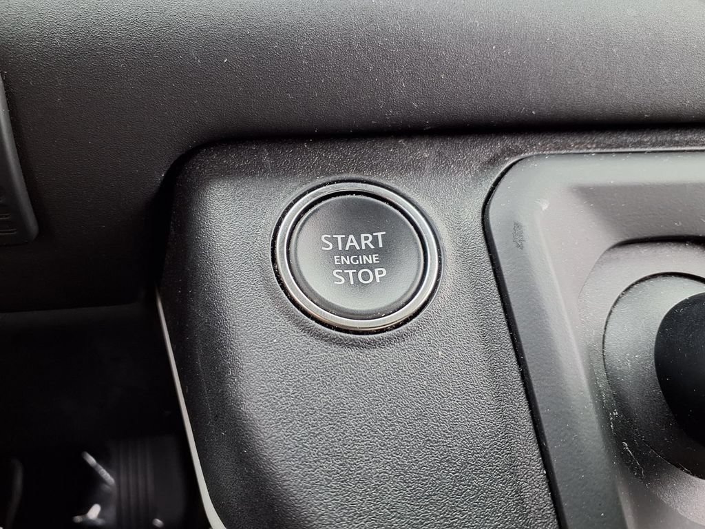 Used 2025 Land Rover Defender 110 S AWD/4WD image 9