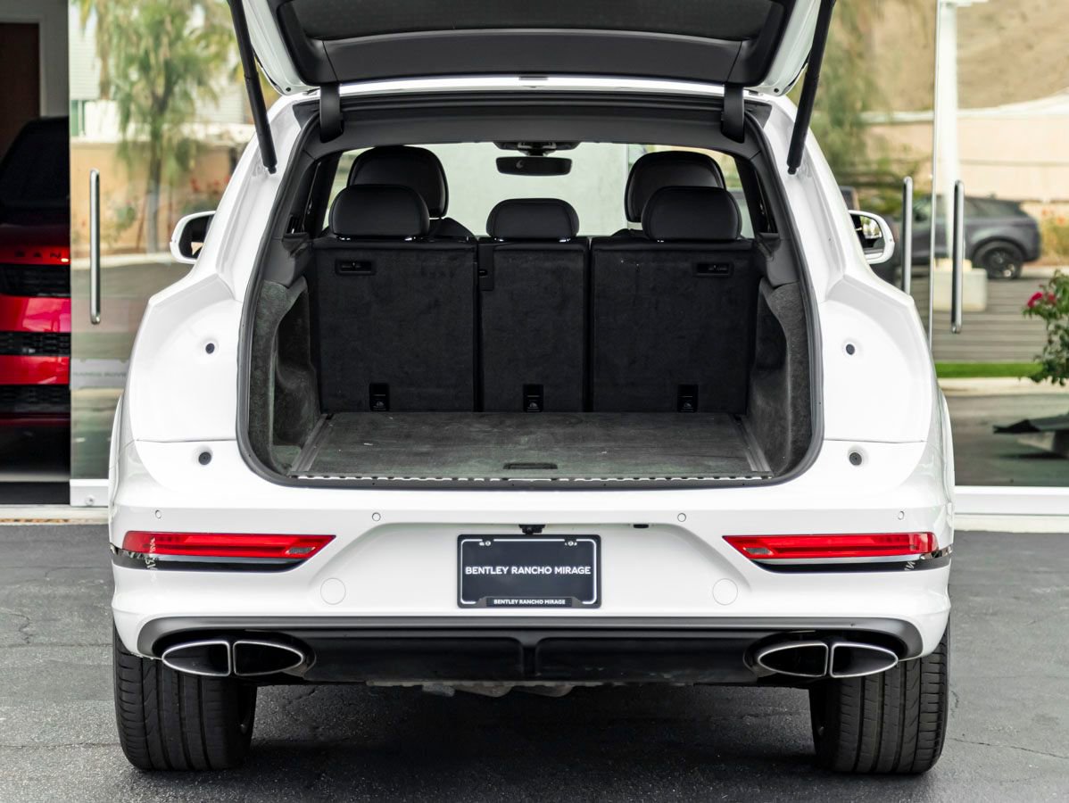 Used 2022 Bentley Bentayga AWD/4WD image 26