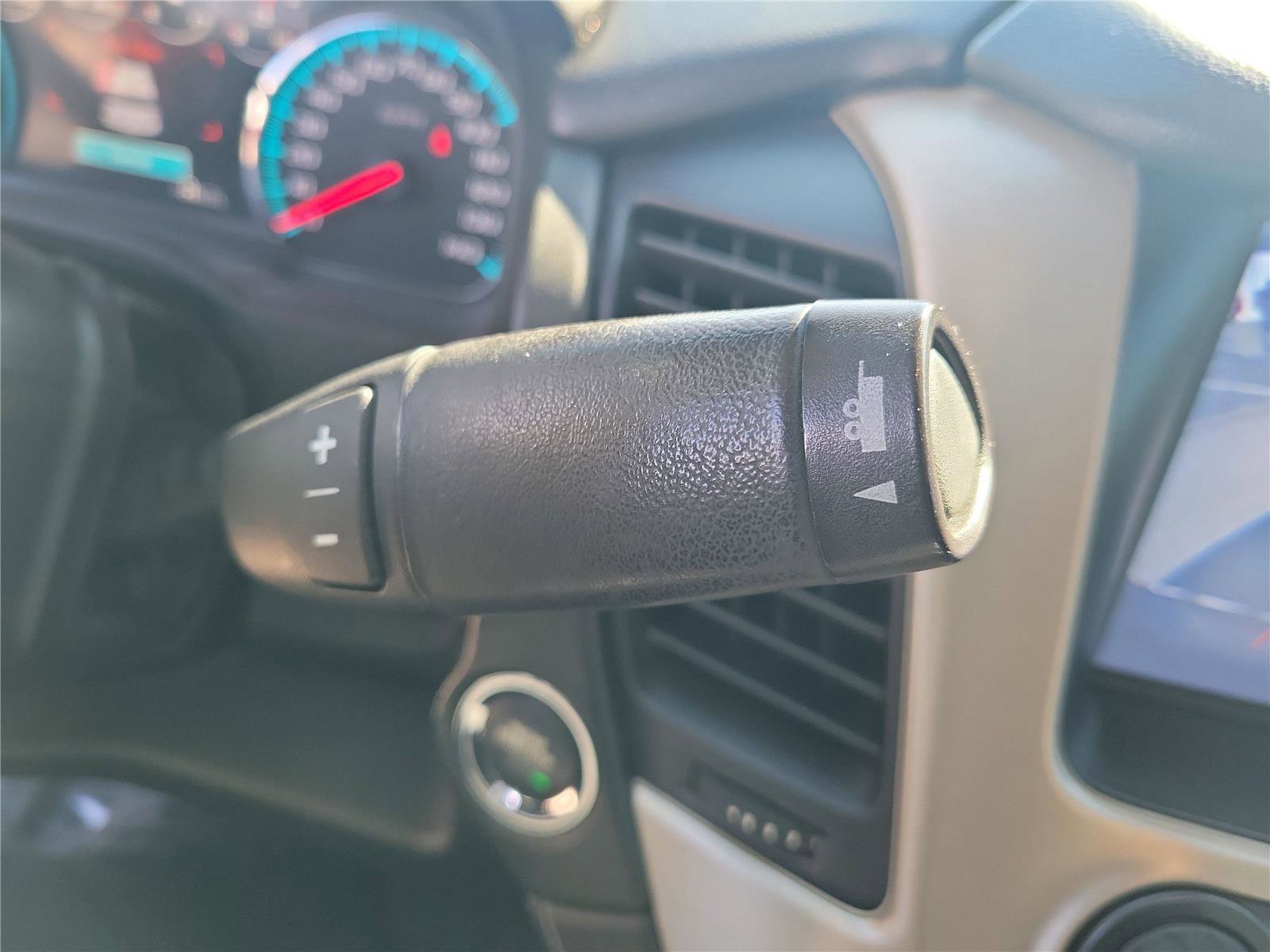 Used 2018 GMC Yukon XL Denali w/ Open Road Package image 33