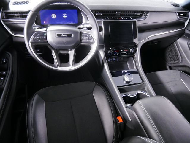 Certified 2024 Jeep Grand Cherokee Altitude AWD/4WD image 4