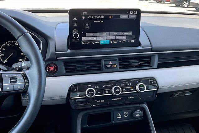 Used 2025 Honda Pilot Touring image 9