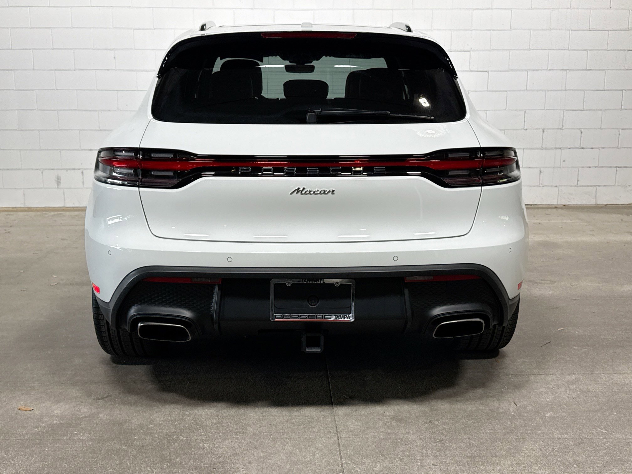 Certified 2026 Porsche Macan AWD/4WD image 8