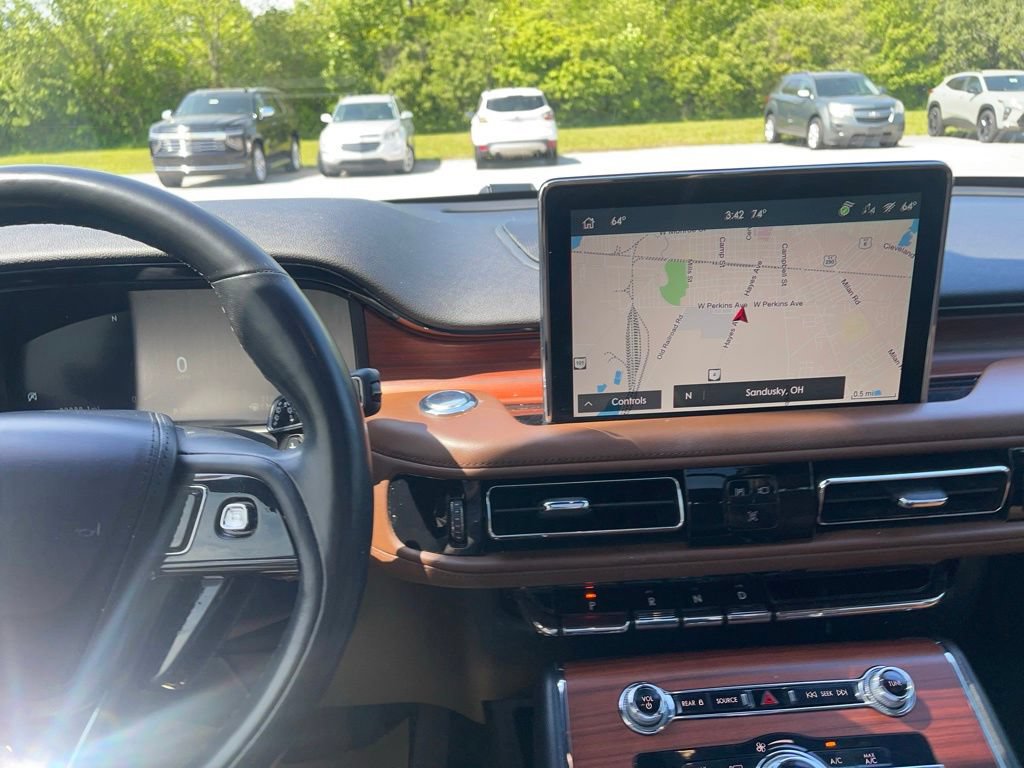 Used 2022 Lincoln Aviator Reserve w/ Equipment Group 201A AWD/4WD image 11