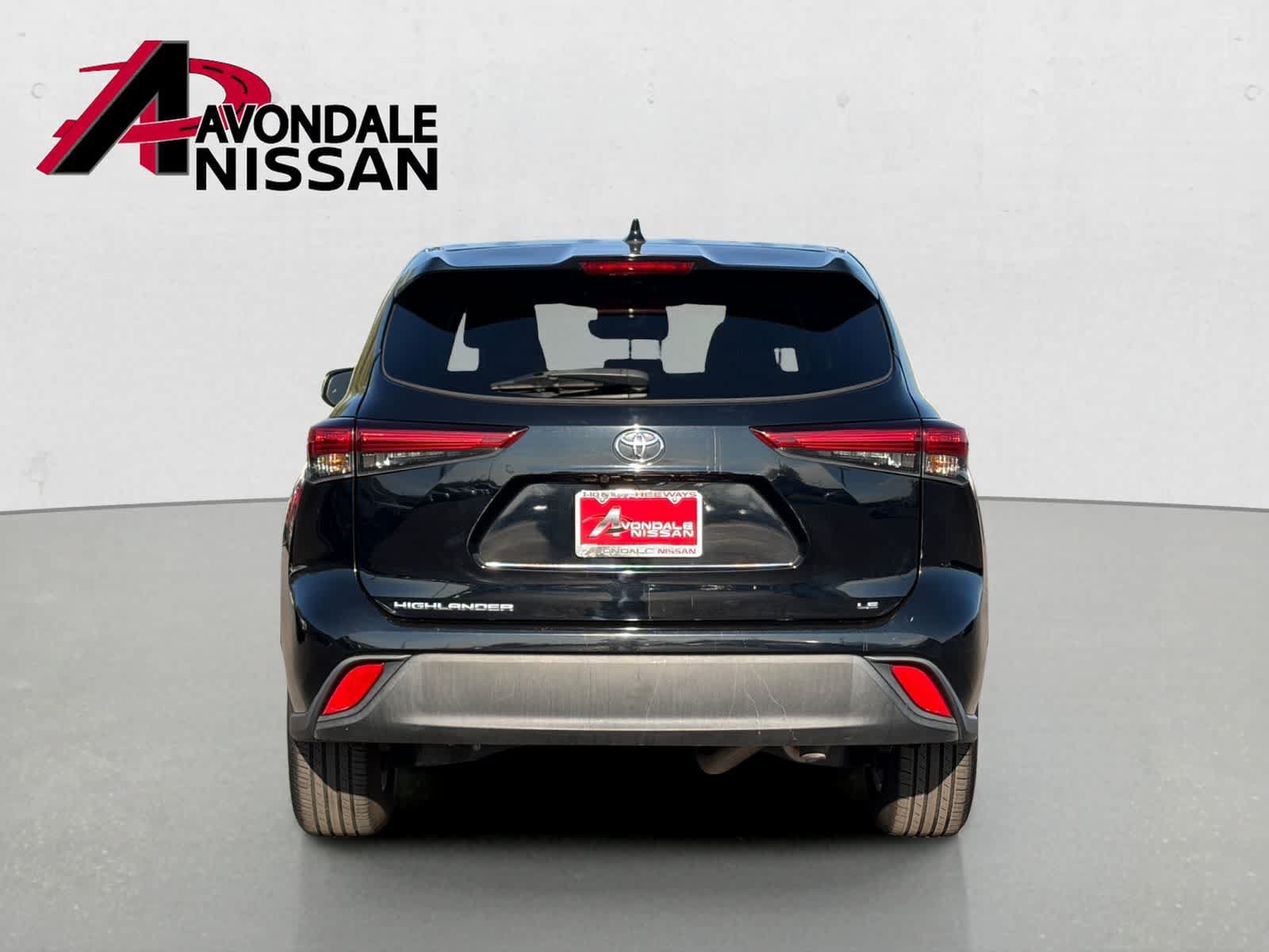 Used 2021 Toyota Highlander LE FWD image 5
