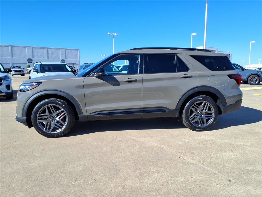 New 2026 Ford Explorer ST-Line w/ ST-Line Street Pack image 2