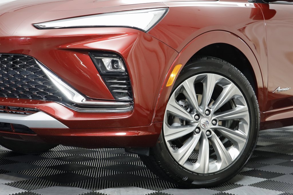 Certified 2025 Buick Envista Avenir image 3