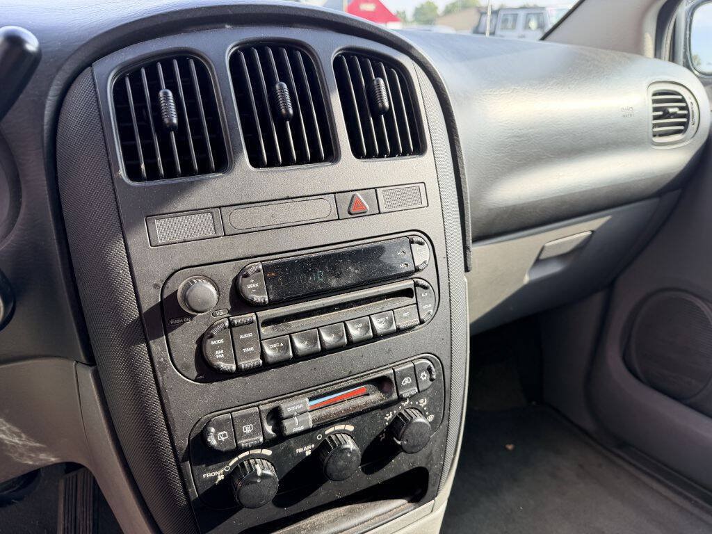 Used 2005 Dodge Grand Caravan SE w/ Popular Equipment Group I FWD image 11