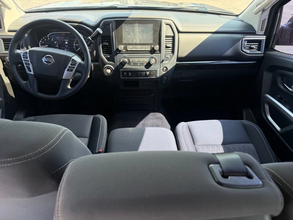 Used 2022 Nissan Titan SV RWD image 21