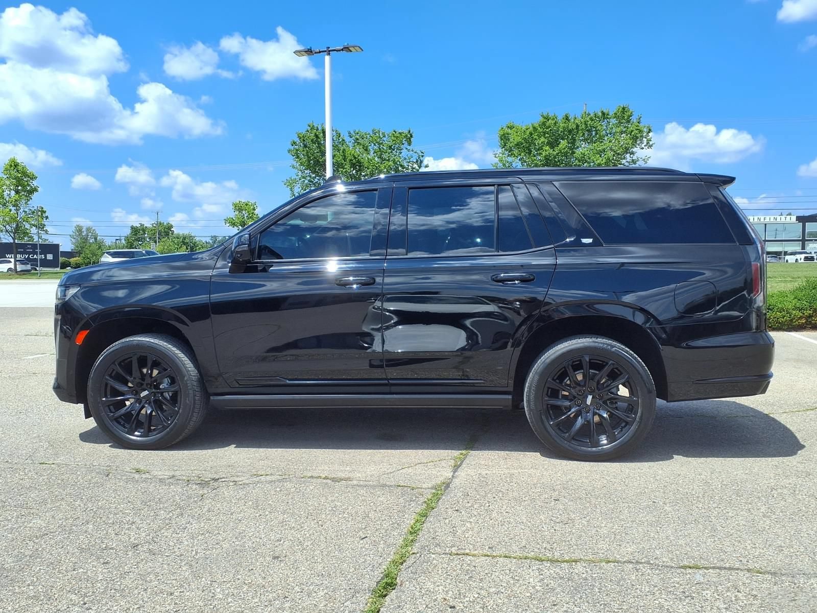 Used 2023 Cadillac Escalade Sport w/ LPO, ONYX Package AWD/4WD image 7