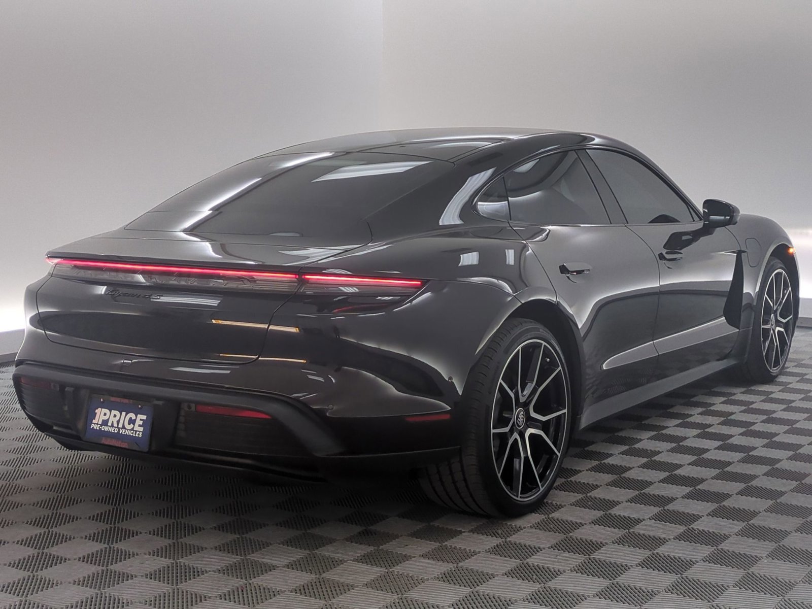 Certified 2024 Porsche Taycan 4S image 9