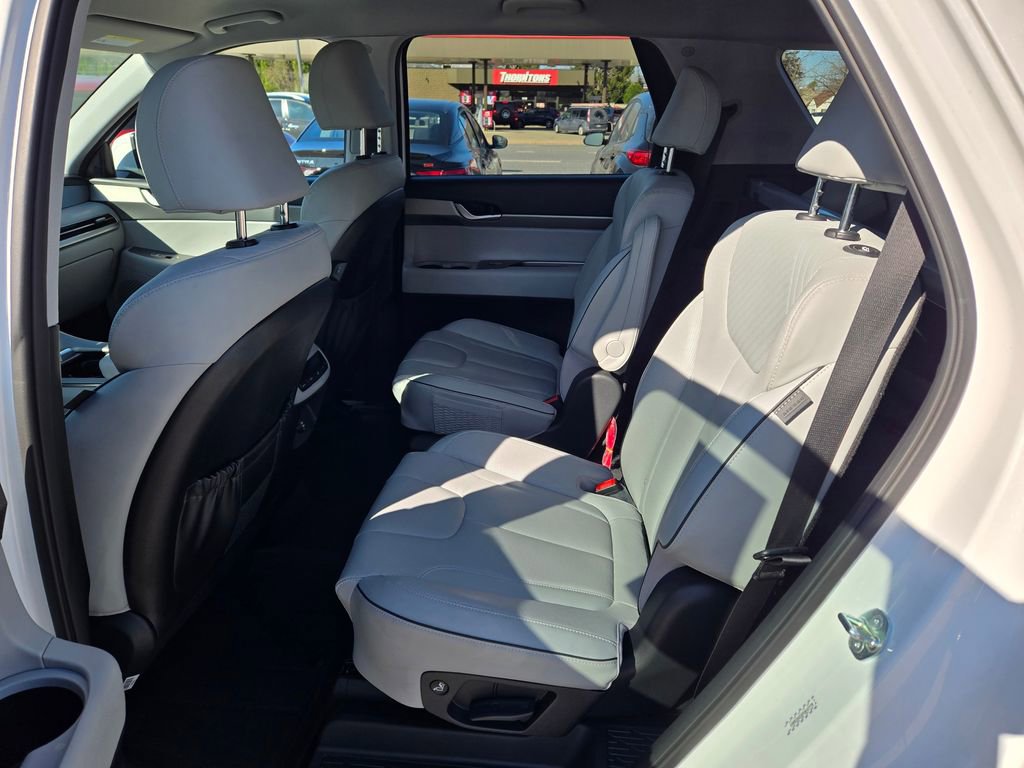 Used 2023 Hyundai Palisade SEL image 27