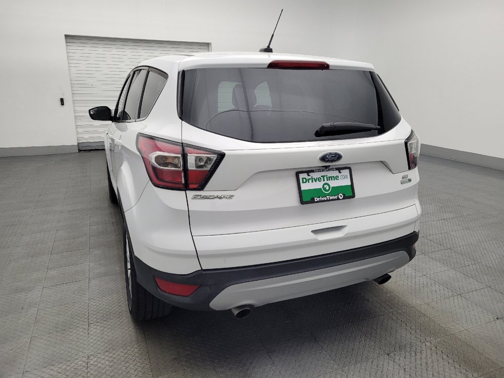 Used 2017 Ford Escape SE image 6