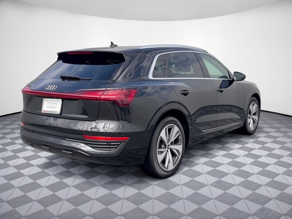 Used 2024 Audi Q8 e-tron Premium AWD/4WD image 9