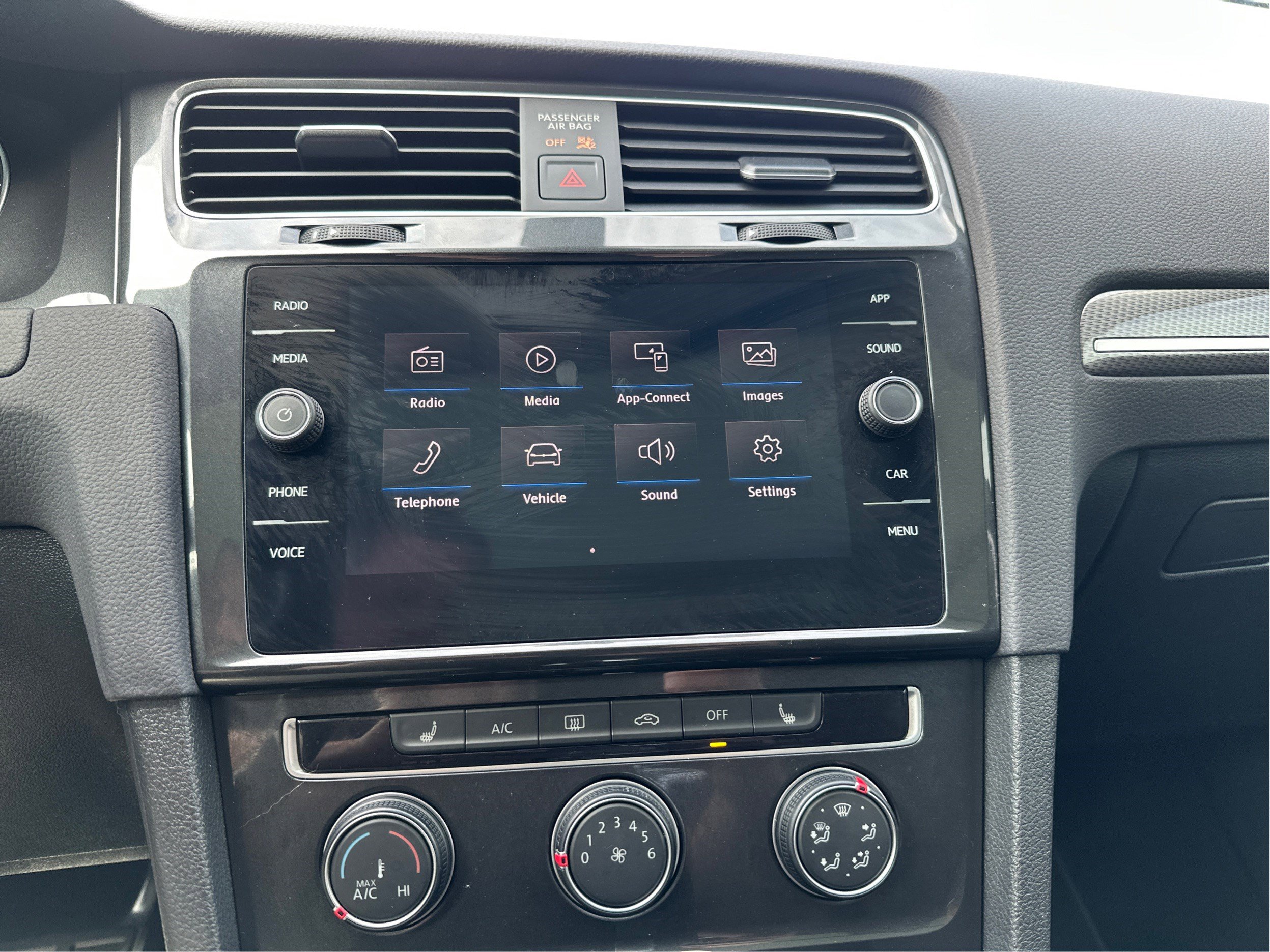 Used 2019 Volkswagen Golf Alltrack SE image 14