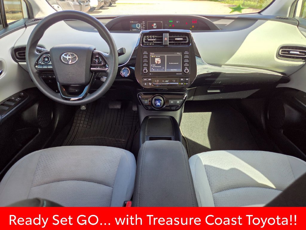 Used 2021 Toyota Prius LE FWD image 6