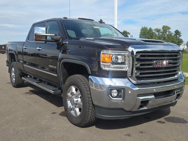 Used 2019 GMC Sierra 2500 SLT w/ Duramax Plus Package AWD/4WD image 3