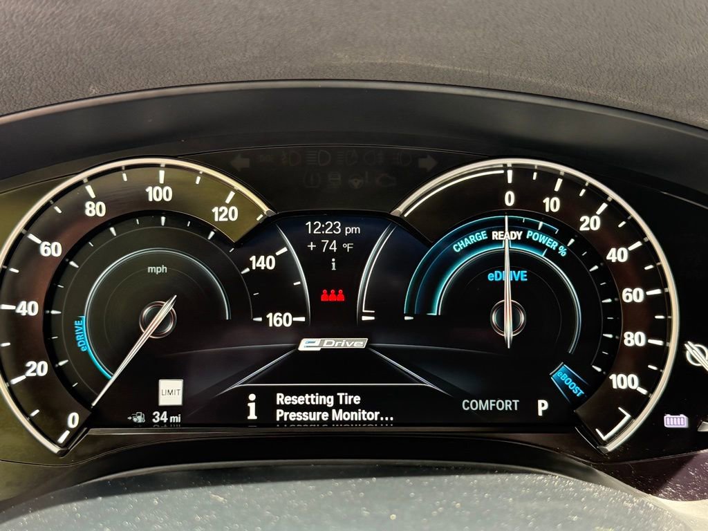 Used 2018 BMW 530e w/ Premium Package image 22