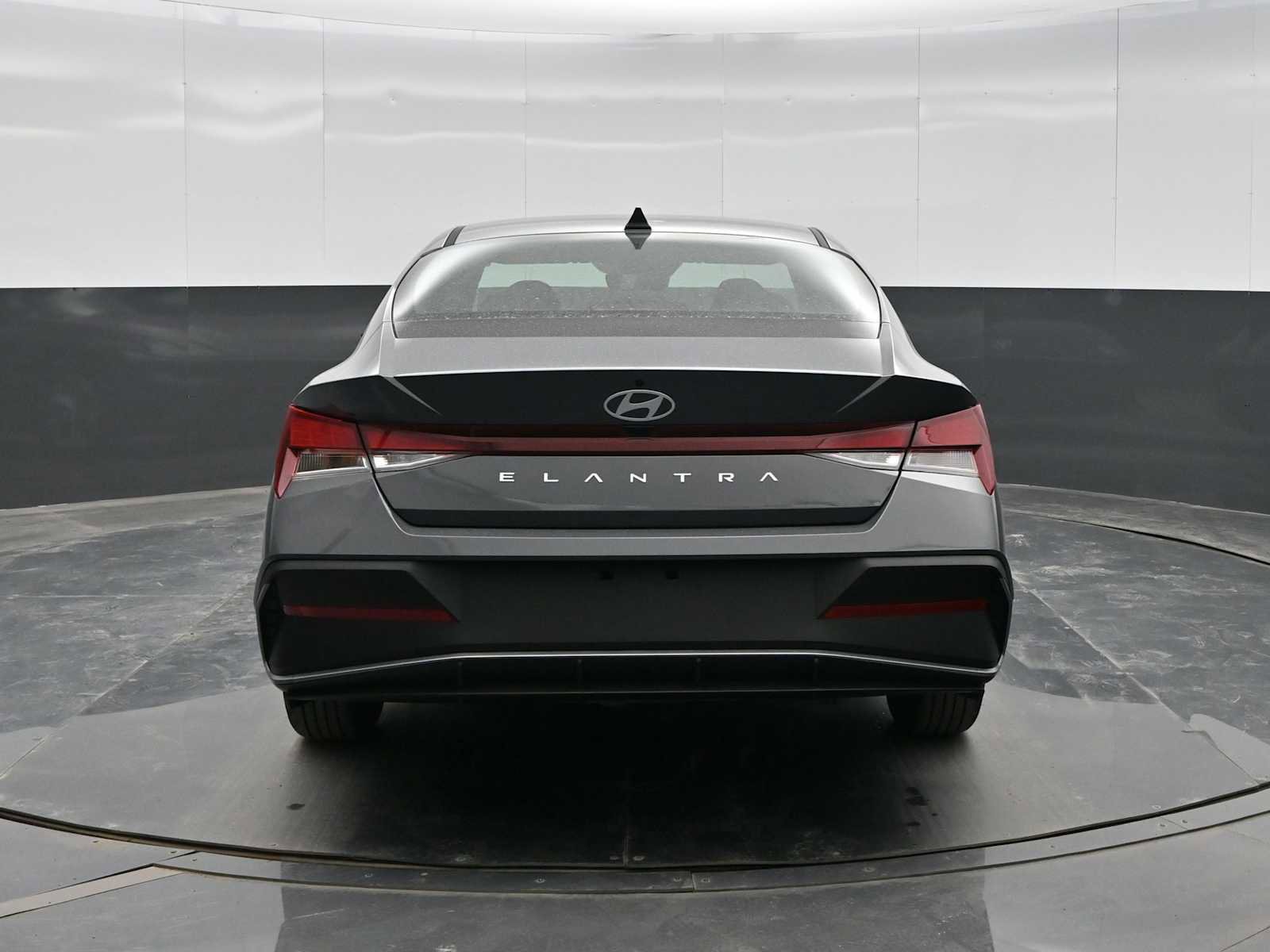 New 2026 Hyundai Elantra SE image 6