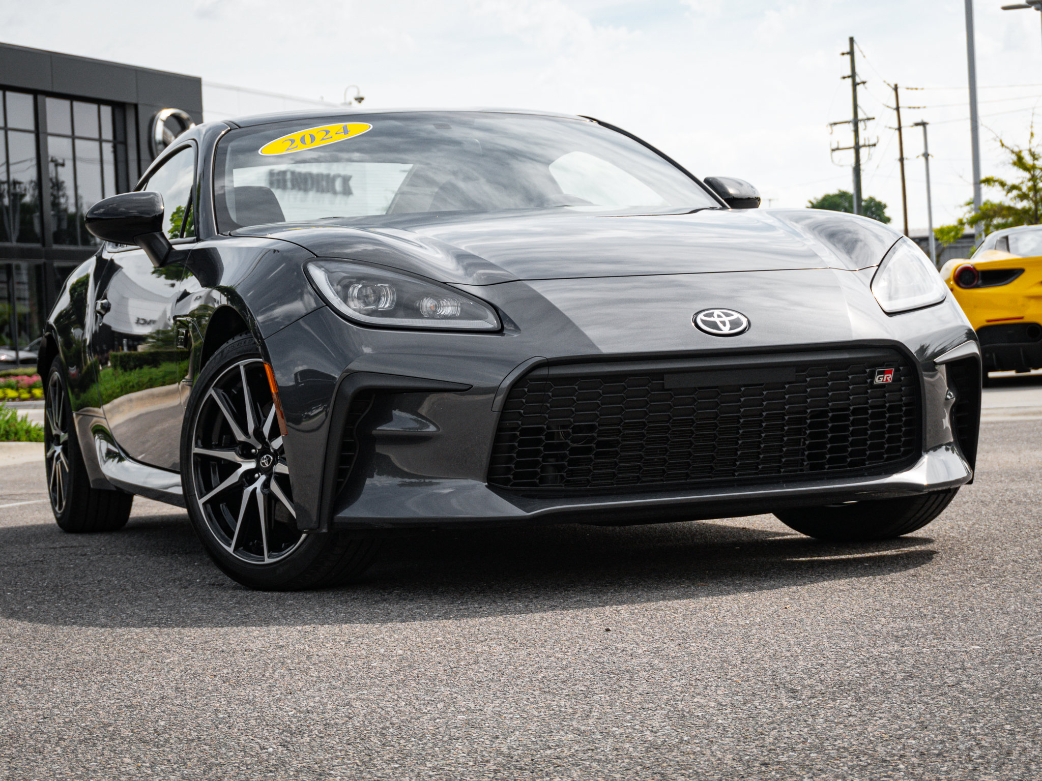 Used 2024 Toyota GR86 RWD image 2