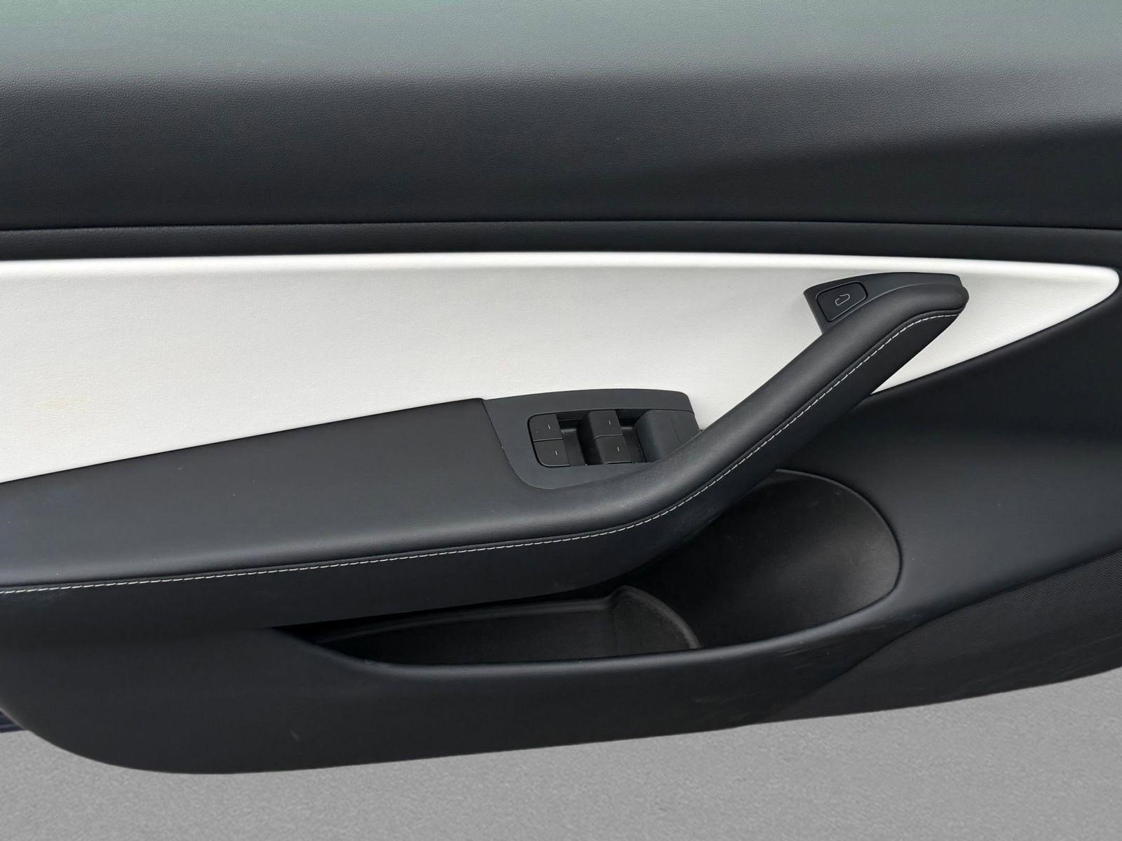 Used 2021 Tesla Model 3 Performance image 13