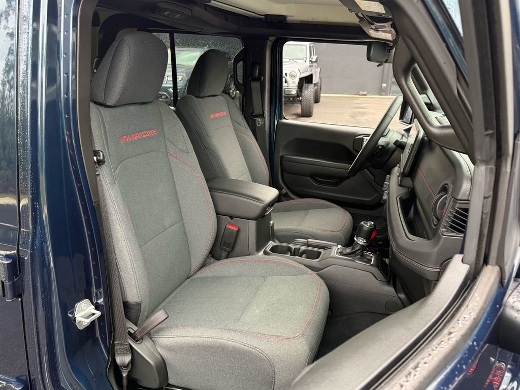 Used 2025 Jeep Gladiator Rubicon w/ Convenience Group image 16