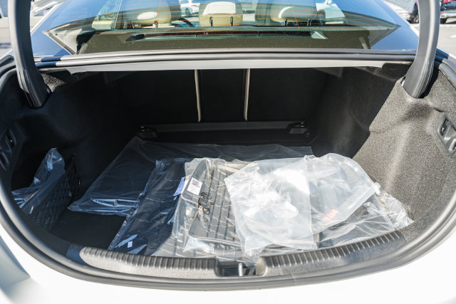 New 2027 Mercedes-Benz C 300 4MATIC Sedan image 10