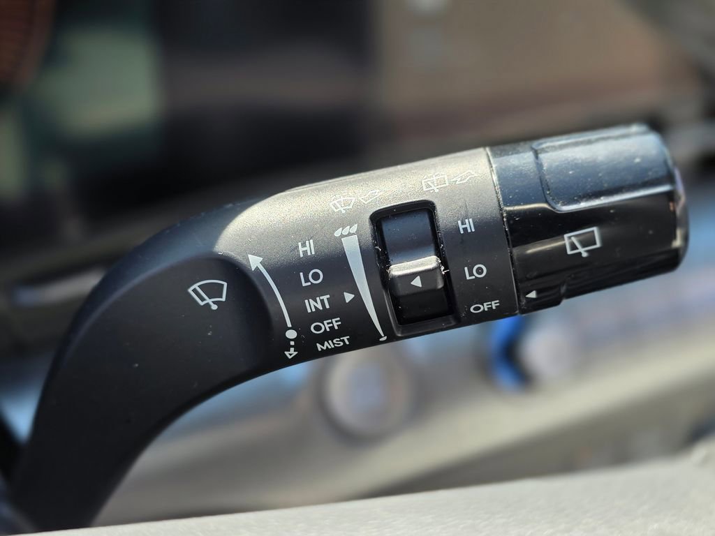 Certified 2025 Hyundai Kona SEL FWD image 34