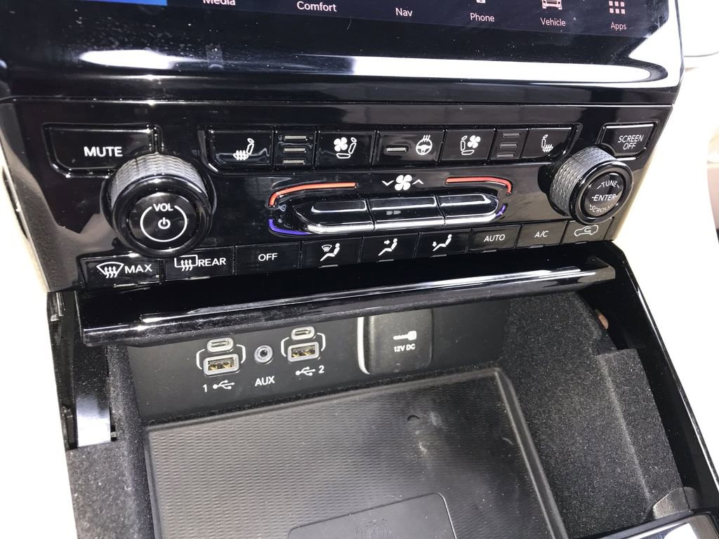 Used 2022 Jeep Grand Cherokee L Limited w/ Luxury Tech Group II image 19