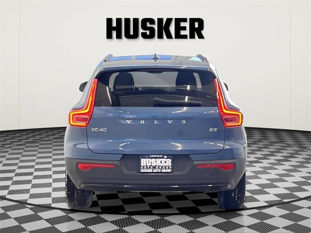 Used 2024 Volvo XC40 B5 Core image 4